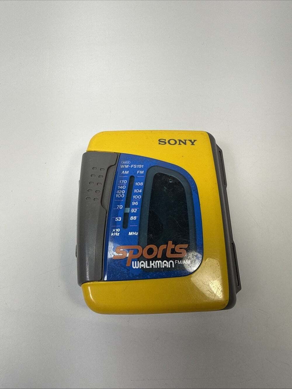 Sony Sports Walkman WM-FS191 AM/FM Cassette Player, Headphones - Tested Works